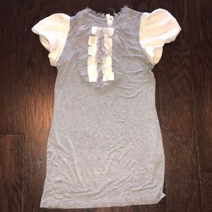 Great puffy sleeve too